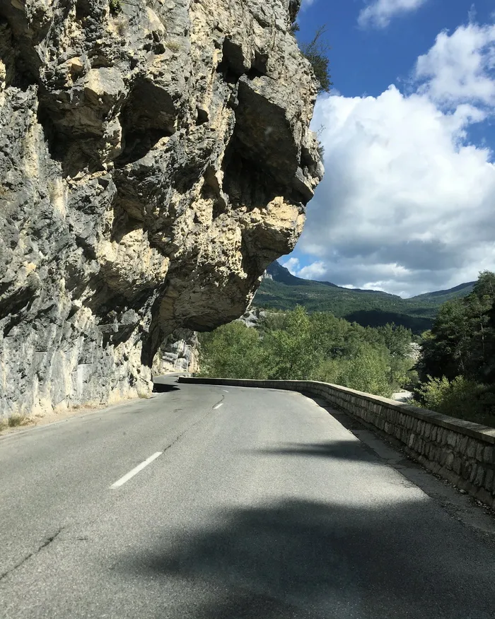 道路、岩石、自然、景观、天空、山脉、突破、云