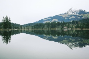 湖、山、自然、倒影、风景、树木、水、森林