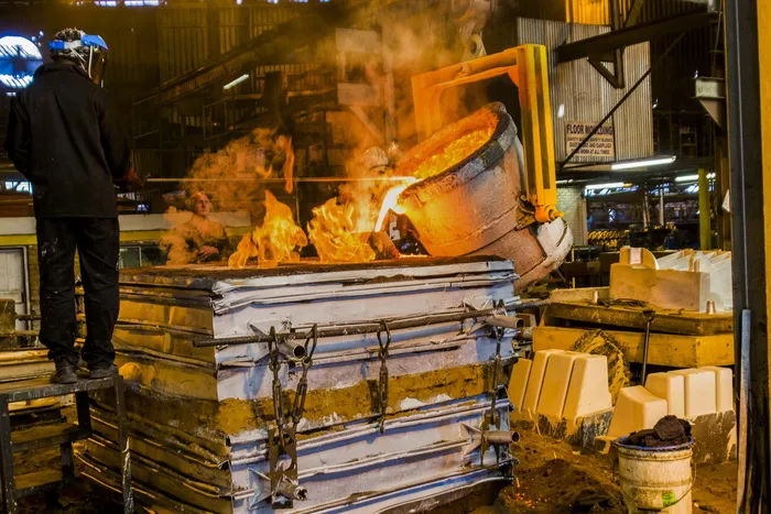 南非，约翰内斯堡，火灾，工作，人，人。工厂，融化，橙色