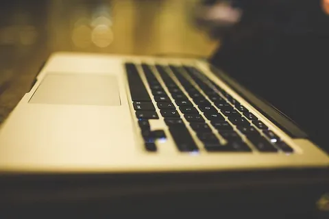 侧视图MacBook 侧视图MacBook