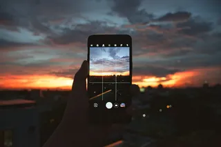 手机，日落，人手，无线技术，手，云天，智能手机，手持