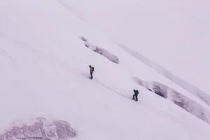 空中，摄影，二人，爬山，下雪，爬山，徒步旅行