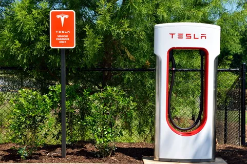 电动汽车、混合动力汽车、充电中心、充电区、汽车、能源、电池、汽车 电动汽车、混合动力汽车、充电中心、充电区、汽车、能源、电池、汽车