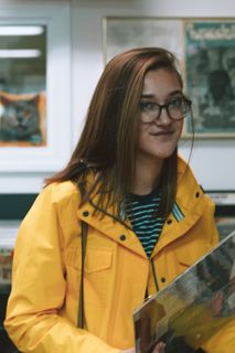 唱片、唱片店、时髦、时尚、雨衣、黄色、时尚、模特