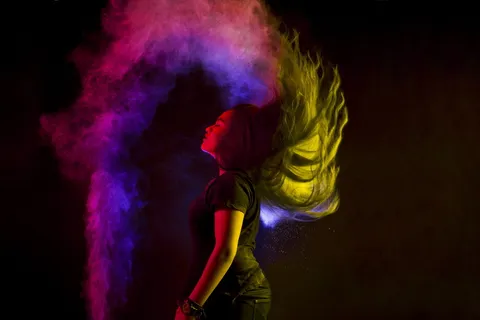 抽动头发的女人 抽动头发的女人