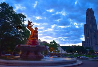 美国匹兹堡，申利广场，大学，学习大教堂，异教徒神，喷泉，弗里克喷泉