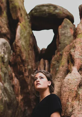 女人，站着，在旁边，岩石形成，人，美，旅行，冒险