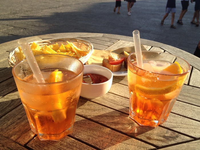 tow、clear、酒杯、sundowner、鸡尾酒、aperol、spritz、傍晚阳光