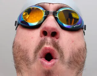 游泳运动员，姿势，面部，有趣，手势，有趣的手势，惊喜，太阳镜