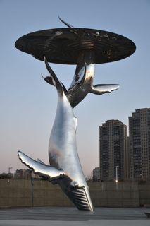 喜来登，烟台，黄金海滩度假村，鲸鱼，雕塑，艺术品，人物，雕塑