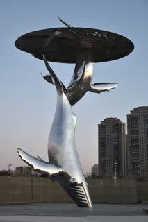 喜来登，烟台，黄金海滩度假村，鲸鱼，雕塑，艺术品，人物，雕塑