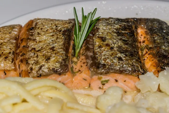 鲑鱼，鲑鱼片，皮，食物，鱼，吃，弗里希，美食