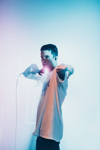 人，人，舞蹈姿势，休闲活动，户外，服装，袖子，服装