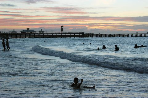 巴西、福塔莱萨、伊拉克马、人民、海洋、波浪、海洋、天空
