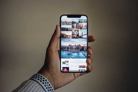 手持智能手机、手机、屏幕、手持、观看、观看、旅游、美国的人