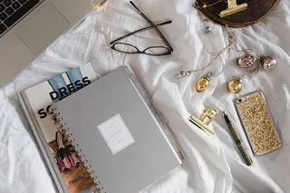 从床上开始工作