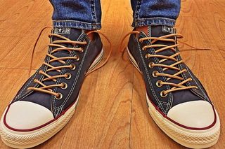 运动鞋，鞋子，匡威，卡盘，嬉皮士，鞋子，人腿，身体部位