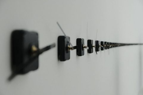 服装，服装，电气设备，木材，胶合板，开关，适配器，电线