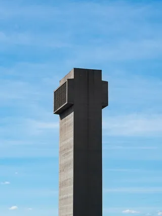 高层，高层建筑，白天，灰色，建筑，蓝色，天空，云