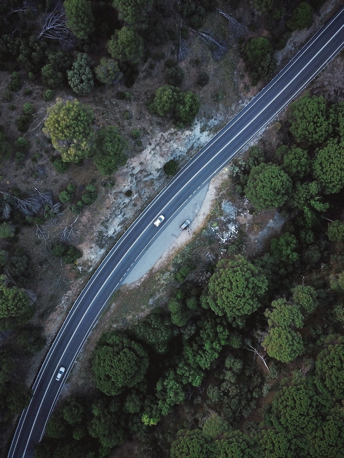 汽车上路、自然、户外、景观、风景、鸟瞰、全景、植被
