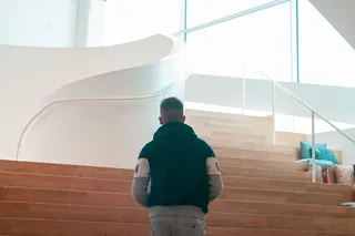 德国，weil am rhein，维特拉设计博物馆，后视图，一人，真人，四分之三长，站立