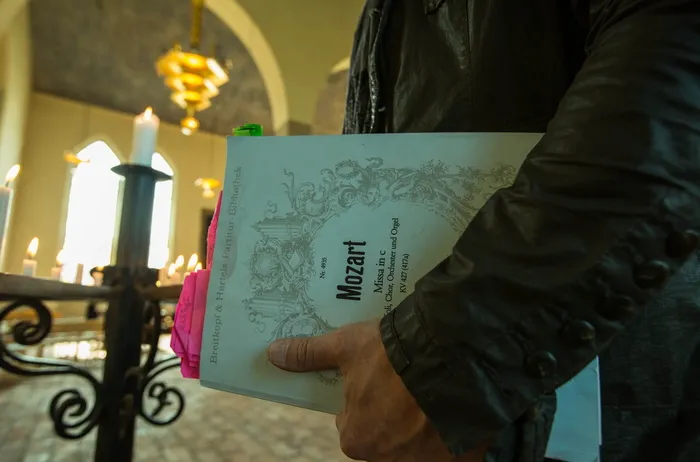教堂, 莫扎特, 音乐, 书, 备注, 手中的书, 合唱, 一个人
