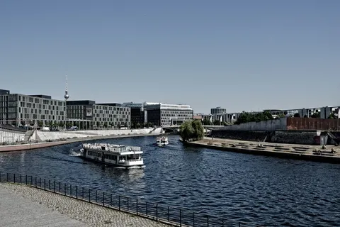 spreebogen,柏林,spree,电视塔,首都,乘船旅行,河流,建筑 spreebogen,柏林,spree,电视塔,首都,乘船旅行,河流,建筑