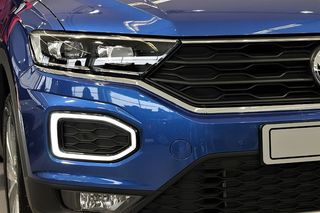 汽车、大众t roc、2018萨格勒布车展、现代技术、suv汽车、公共车展、交通系统、交通方式