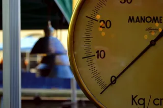 压力计、指针、刻度盘、数字、前景聚焦、特写、测量仪器、精度