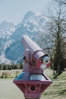 灰色不锈钢望远镜