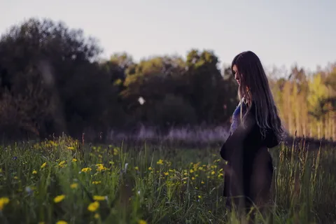 葡萄牙，流浪者，秋天，雏菊，树木，思考，长发，田野