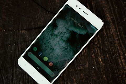 白色手机特写照片