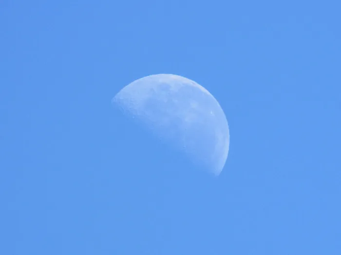 阿根廷，卡塞罗斯山，月亮，白天，天空，太空，天文学，蓝色