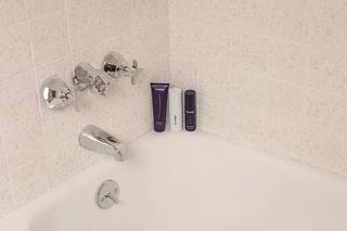 不锈钢水龙头，浴缸，空调，室内，水槽，浴缸，水槽水龙头，淋浴水龙头