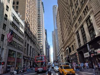 公共汽车、车辆、交通工具、人、汽车、汽车、道路