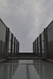 建筑物低角度摄影