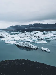 水体上的冰山 水体上的冰山