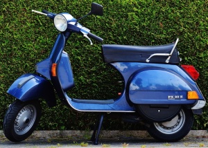 蓝色摩托车Px 80 X