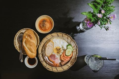 越南人,食物,烹饪,摄影,早餐,面包,鸡蛋,肉丸 越南人,食物,烹饪,摄影,早餐,面包,鸡蛋,肉丸