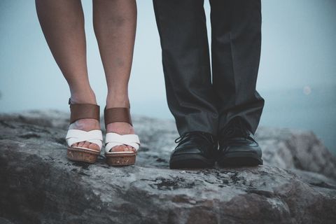 人,女人,男人,凉鞋,鞋子,鞋子,裤子,石头 人,女人,男人,凉鞋,鞋子,鞋子,裤子,石头