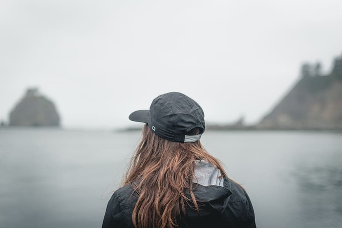 女孩，帽子，黑发，长发，人，海岸，岛屿，海岸