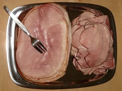 火腿盘,火腿,烹饪火腿,杜松火腿,食品,食用,香肠,叉子 火腿盘,火腿,烹饪火腿,杜松火腿,食品,食用,香肠,叉子