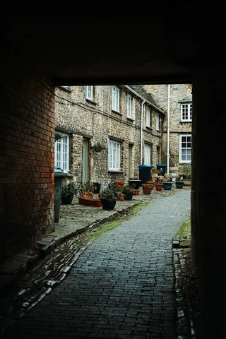 户外盆栽、人行道、小路、人行道、人行道、鹅卵石、石板、伯福德