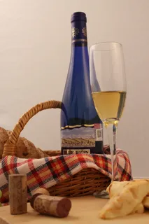 食物，葡萄酒，葡萄酒，杯子，静物画，餐厅，食物，葡萄酒，杯子，瓶子