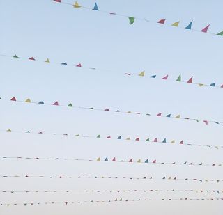 中国，湖北，蓝天，多色，装饰，庆典，低角度观看，彩旗