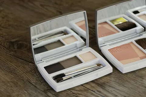 化妆品、化妆、化妆、美容、彩妆、眼影、粉剂、胭脂