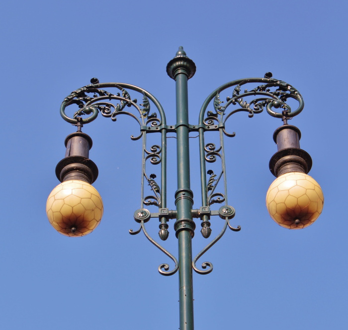 灯笼，灯光，艺术，天空，晴朗的天空，蓝色，街道，照明设备