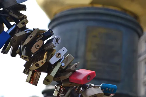 巴黎，法国，锁具，关注前景，陆地车辆，交通，无人，自行车