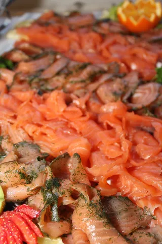 鱼盘，冷餐，自助餐，鱼，鲑鱼，食品和饮料，食品，新鲜度