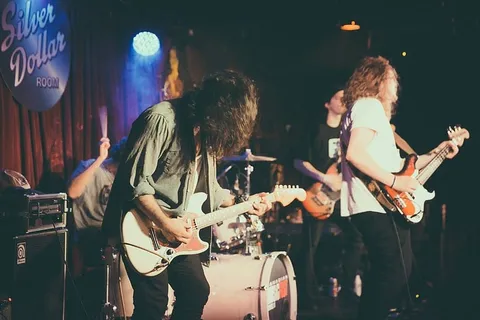 摇滚乐队上台照片